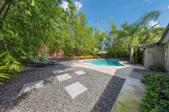 Building Photo - 16439 Kingsbury St