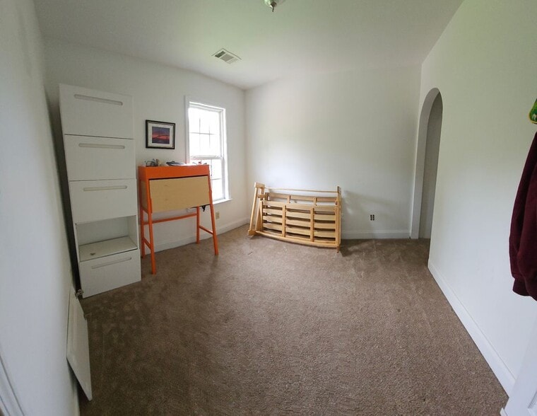 Building Photo - 82 Wilkinsville Rd