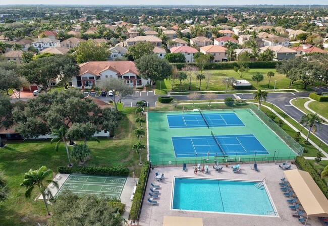 Building Photo - 9775 Sun Pointe Dr