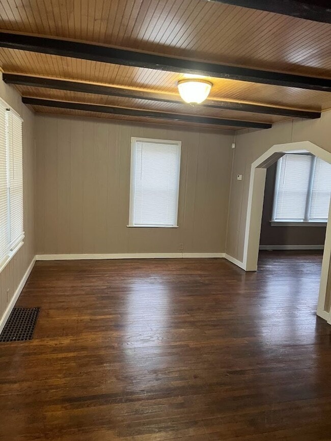 Building Photo - 427 W Vinyard St