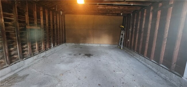 Building Photo - 5025 Henry St