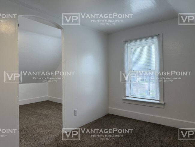 Building Photo - 700 S Baird St