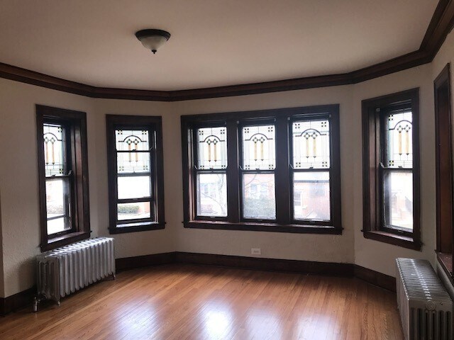 Building Photo - 2904 N Linder Ave