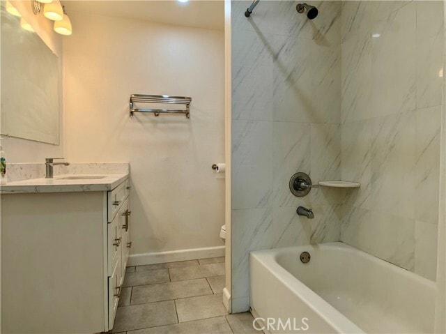 Building Photo - 960 E Columbia Ave