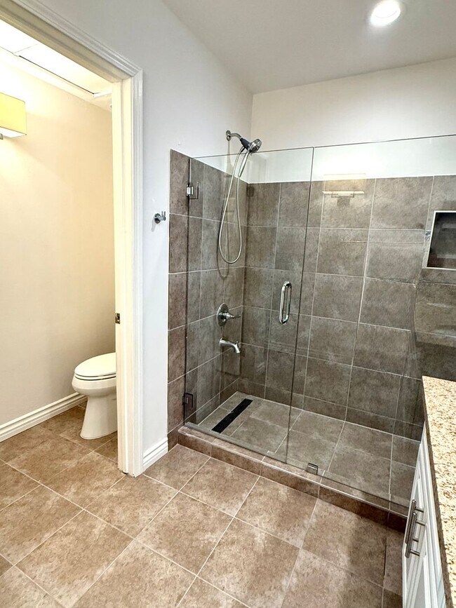 Building Photo - Penthouse Condominium in a Prime Irvine Lo...