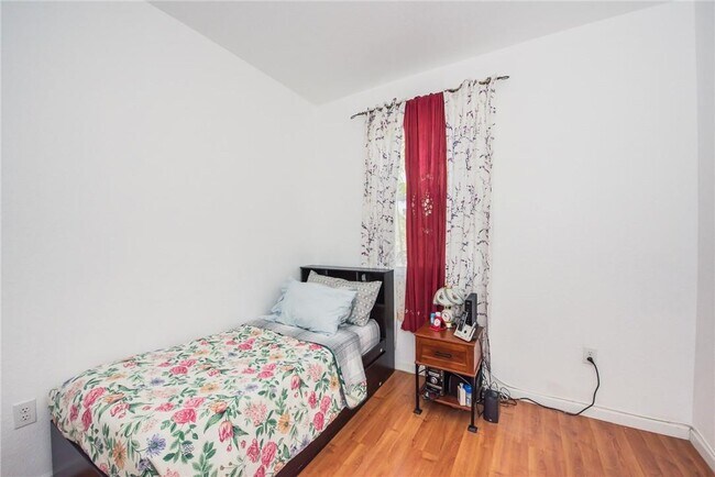 Building Photo - 6306 SW 165th Pl