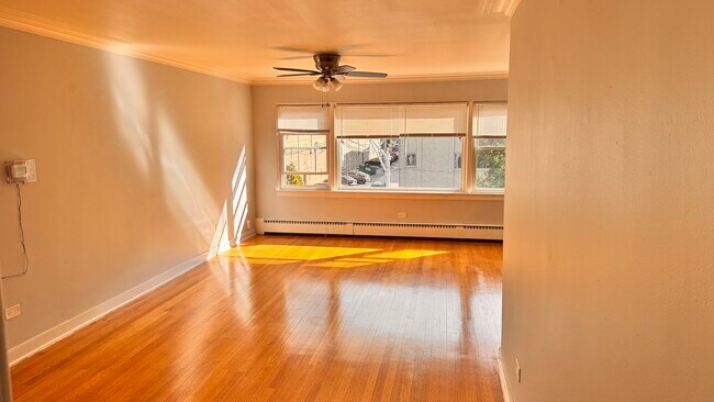 Building Photo - 5544 N Campbell Ave