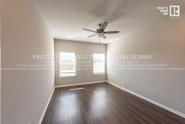 Building Photo - 211 Grove Ln