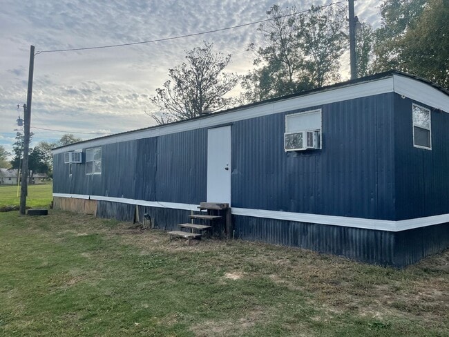 Building Photo - 2 Bedroom House in Woden Available- Accept...