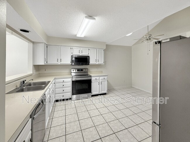 Building Photo - 10879 Cabbage Pond Ct