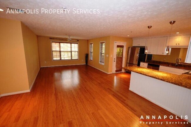 Building Photo - 631 Admiral Dr
