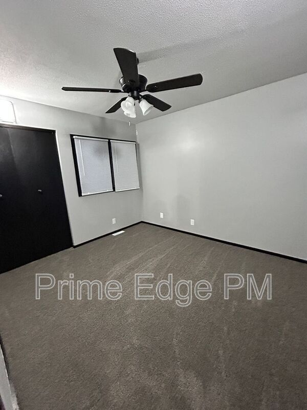 Building Photo - 1801 Ridgehaven Ct