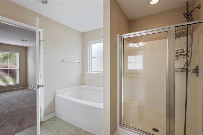 Building Photo - 2121 Grv Lndg Wy