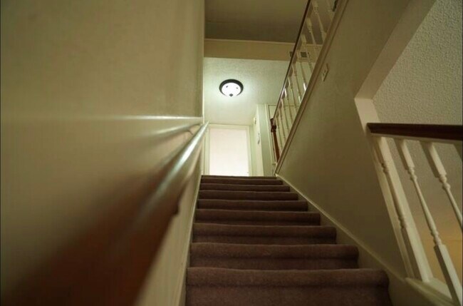 Building Photo - 7575 Cambridge St