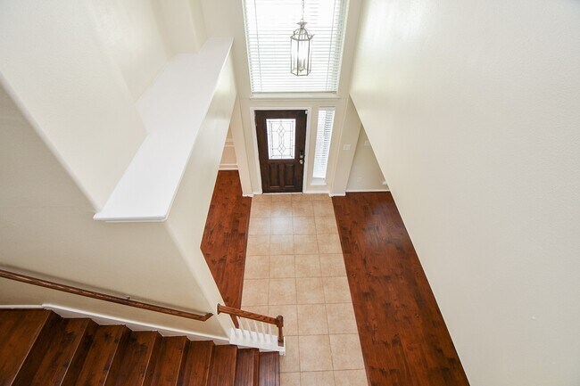 Building Photo - 5327 Laura Lee Ln