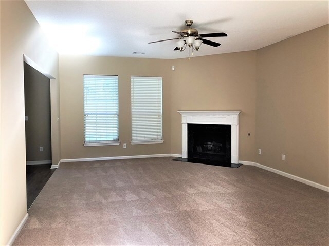 Building Photo - 180 Hainsworth Dr