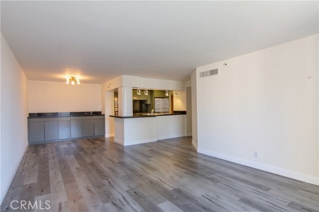 Building Photo - 600 W 9th St