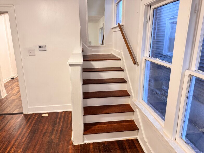 Building Photo - 1183 Linwood Ave