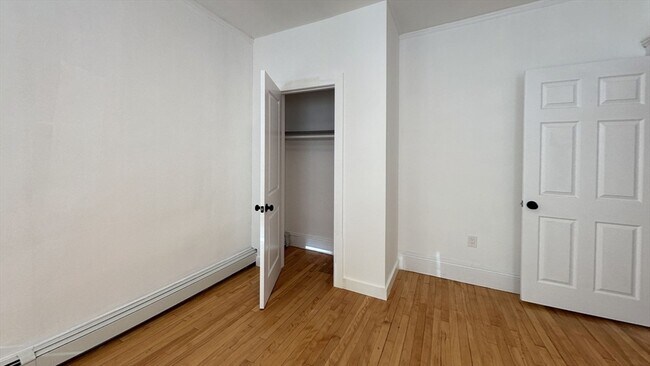 Building Photo - 50 Lithgow St