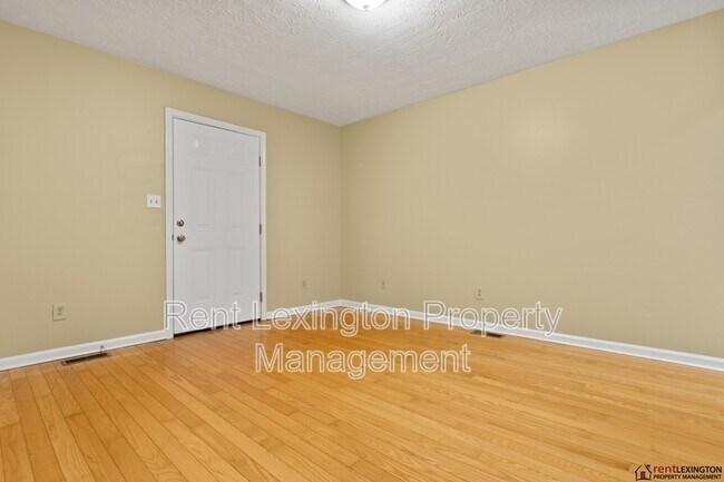 Building Photo - 531 Bell Pl Dr