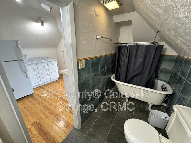 Building Photo - 815 N Nevada Ave