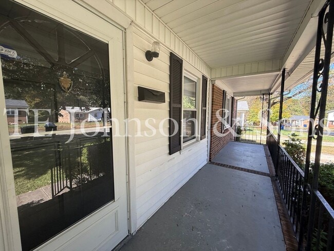 Building Photo - Charming 4 Bedroom in Winston Salem