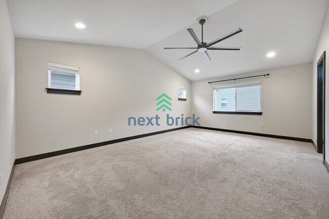 Building Photo - Stunning 3 Beds and 3 Bath Single Family with additional office space and entertainment room read...