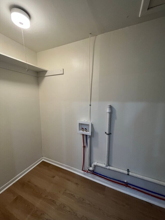 Building Photo - Newly Renovated 3-Bedroom Single Family Home