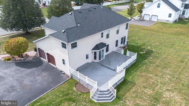 Building Photo - 27 Samantha Dr