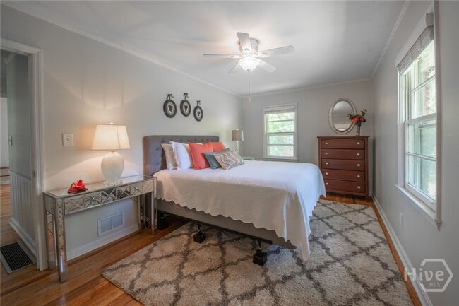 Building Photo - 180 Sherwood Dr