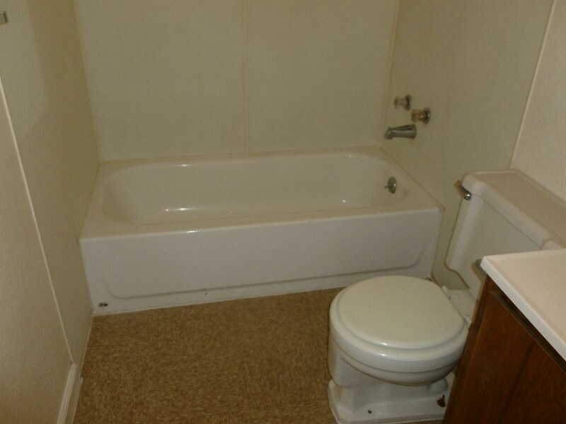 Building Photo - 222 W Dakota Ave