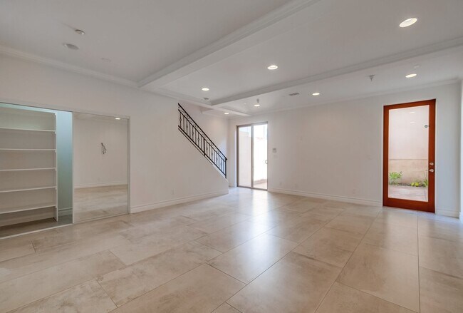 Building Photo - 1902 Marshallfield Ln