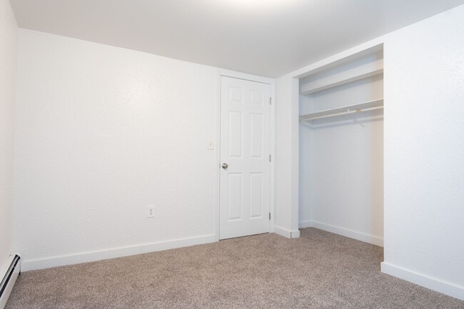 Building Photo - Diamond in the rough! Newly renovated interior - 5 Bed 2 Bath!