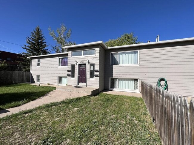Primary Photo - 2020 Dunn Ave