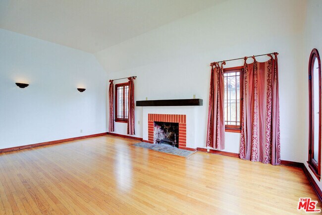 Building Photo - 10372 Tennessee Ave