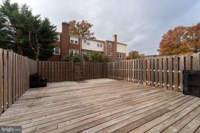 Building Photo - 4541 Ravensworth Rd