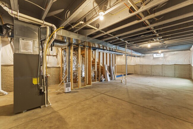 Building Photo - 1319 Theodore Dr