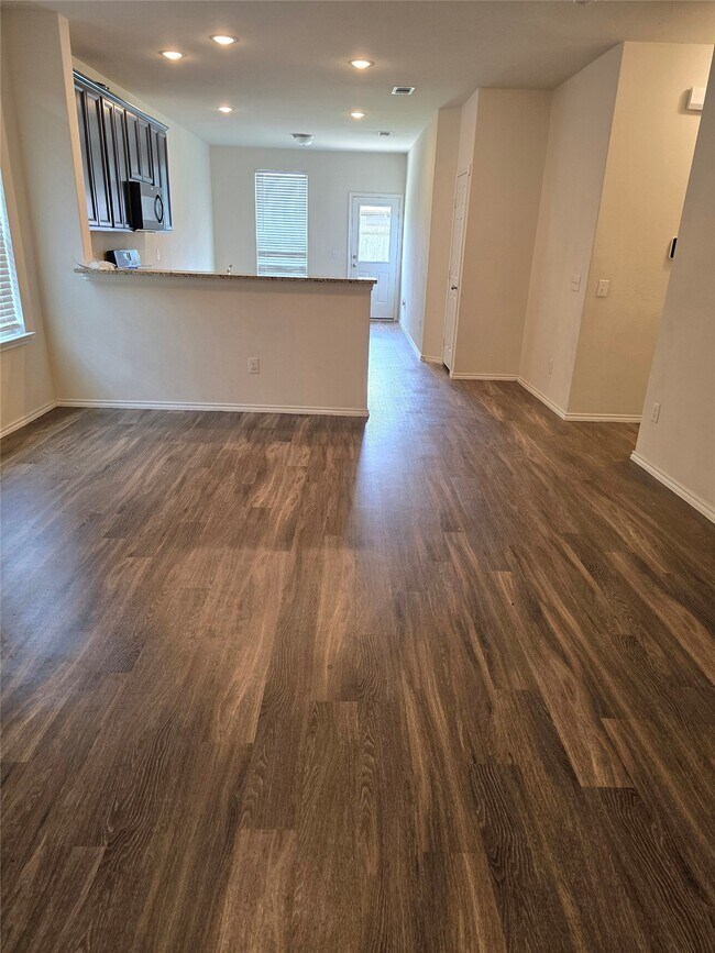 Building Photo - 2711 Summer Ln