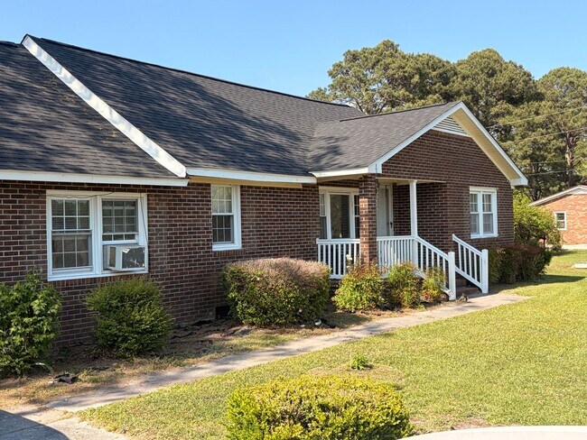 Building Photo - 1073 Pasture Branch Rd