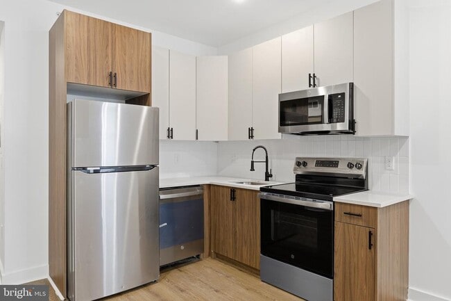 Building Photo - 2643 N 6th St