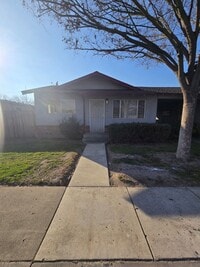 Building Photo - Charming 2 Bedroom/1 bathroom home