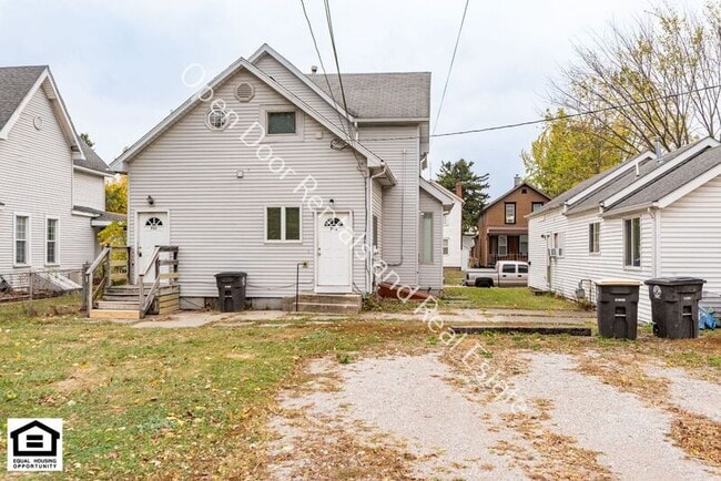 Building Photo - 733 3rd St