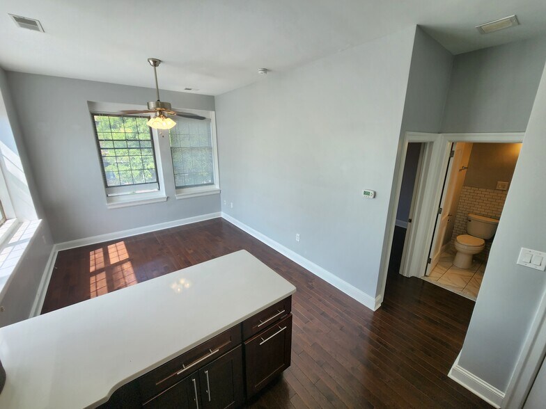 Building Photo - 283 Keswick Ave