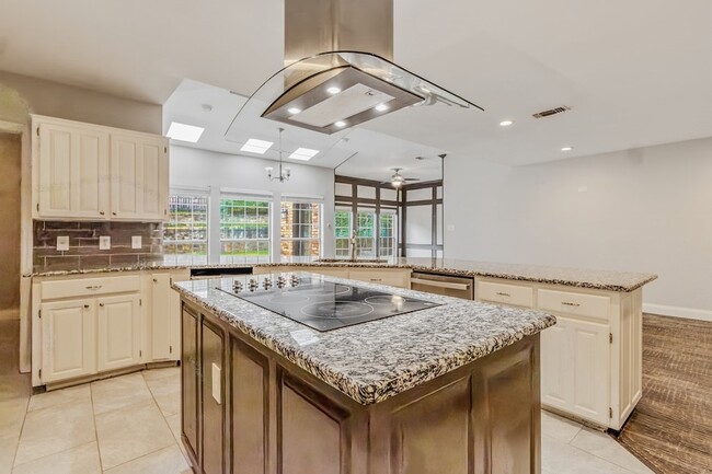 Building Photo - 102 Pebble Beach Dr