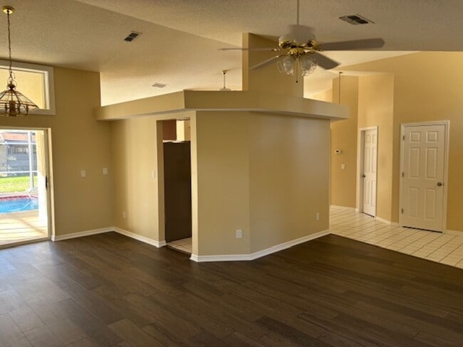 Building Photo - Pool Home in 7-Hills