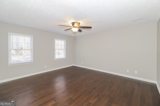 Building Photo - 130 Kellie Ln