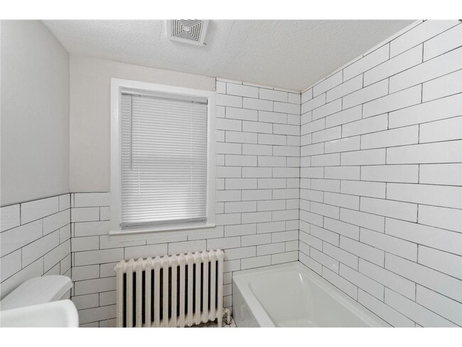 Building Photo - 4253 N James Ave