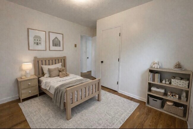 Building Photo - 100 Warren Cir