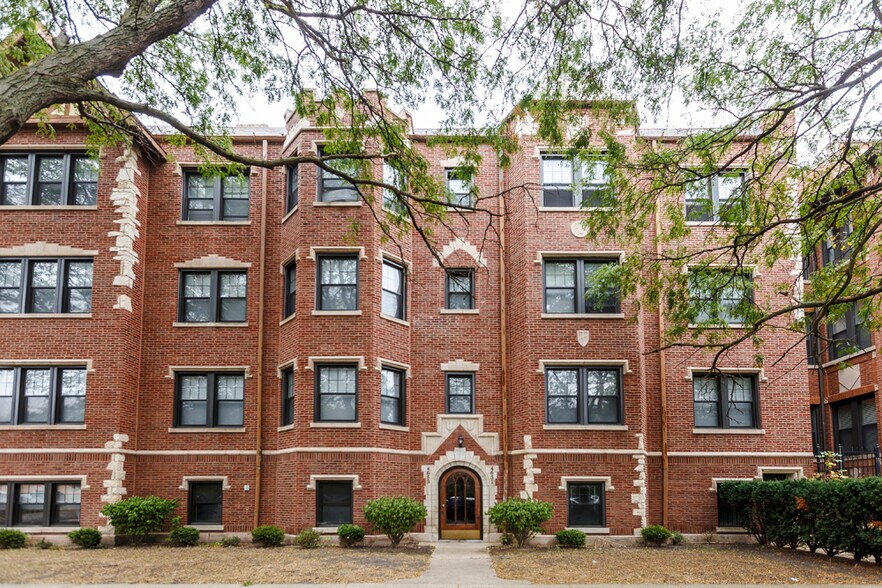 Building Photo - 4653 N Wolcott Ave