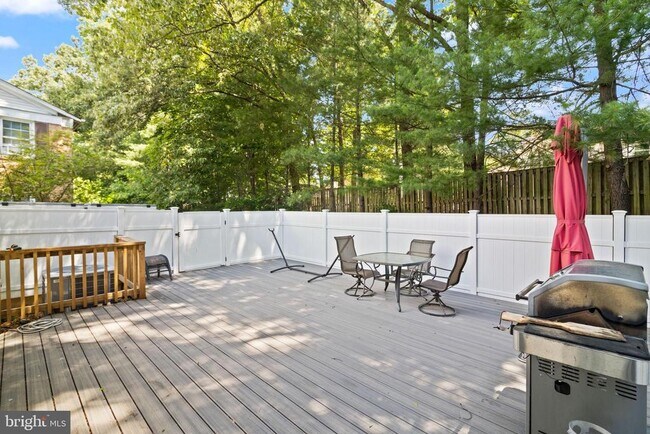 Building Photo - 8573 Tyrolean Way